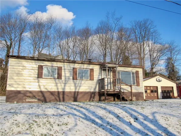 221 Ash St, Windber, PA 15963