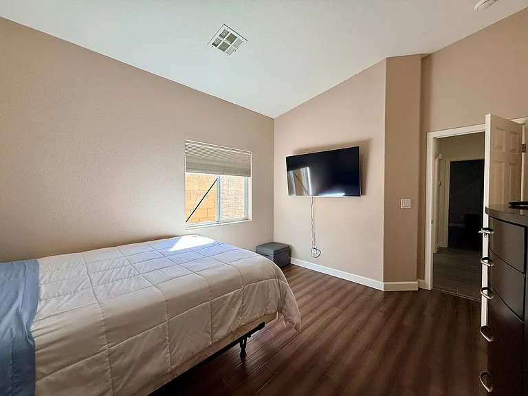 8565 Hogan Falls Cir — Photo 15