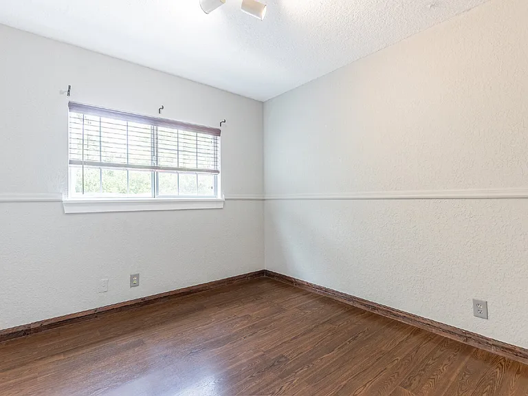 5702 Sunrise Laurel — Photo 23