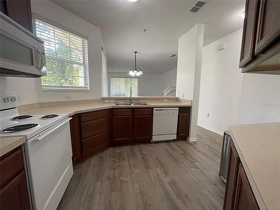 4th image of 10439 Regent Square Dr #901
