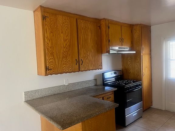 5th image of 1744 E Palmyra Ave