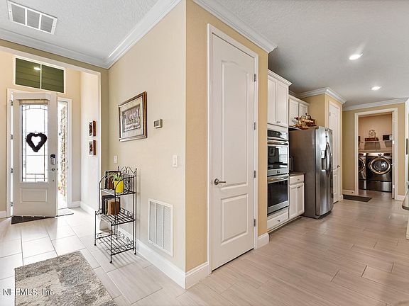 3rd image of 4657 MARILYN ANNE Drive