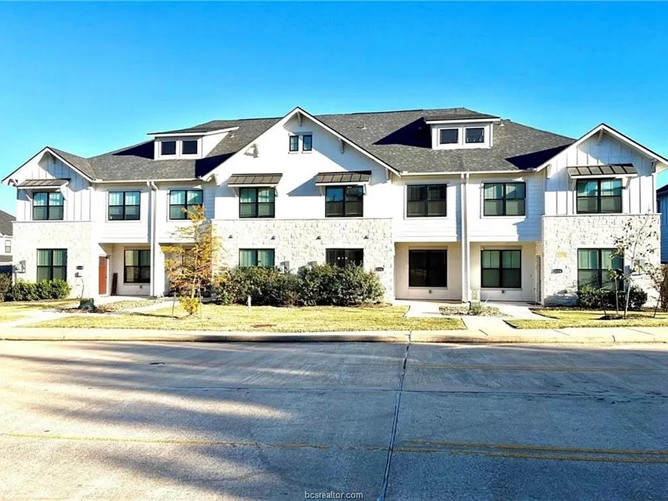 2126 Crescent Pointe Pkwy