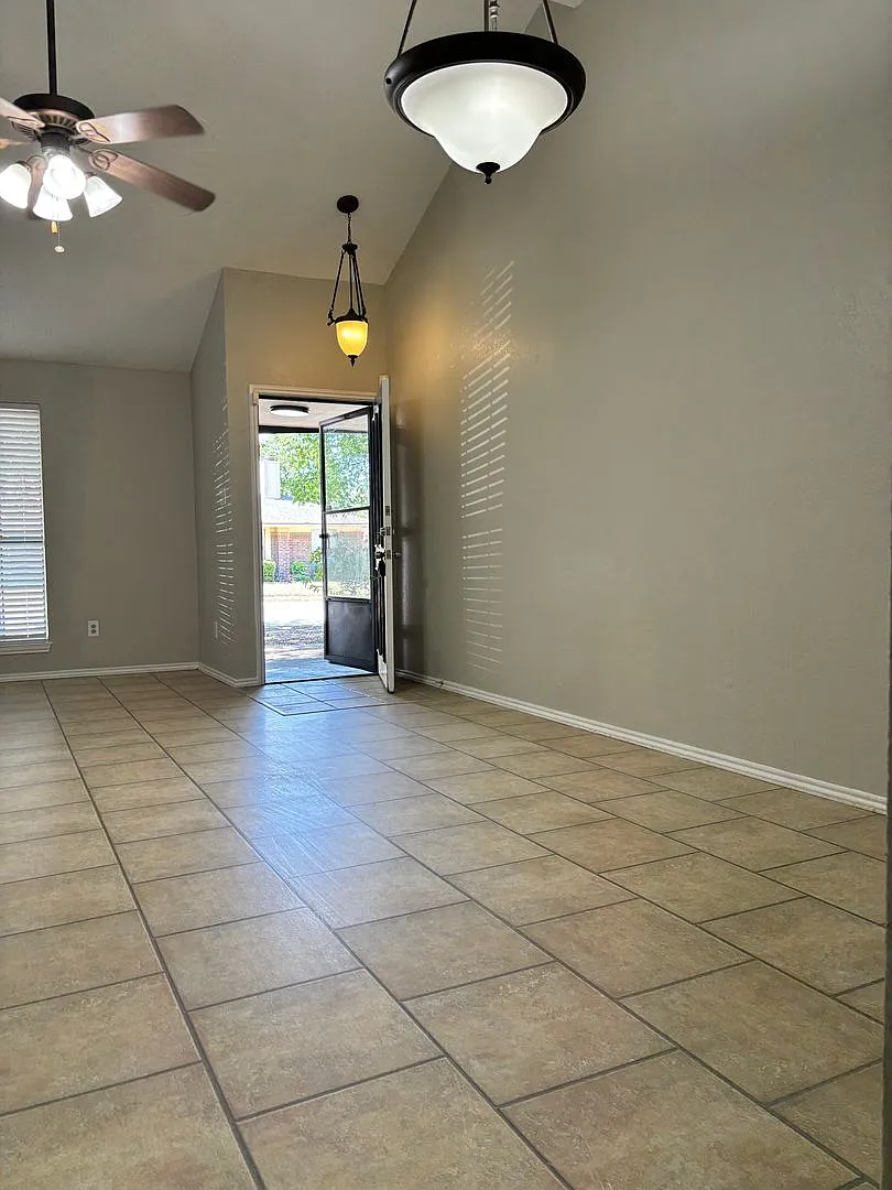 Duplex Coming soon-Grapevine Colleyville ISD — Photo 4