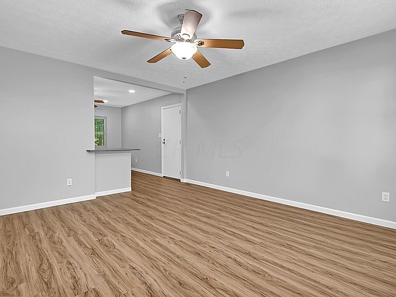 4th image of 688 Juniper Ln