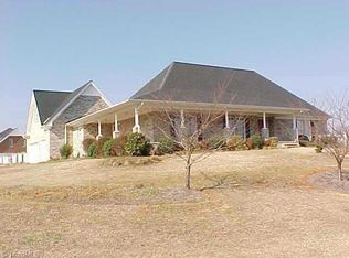 7701 Hap Ct, Stokesdale, NC 27357