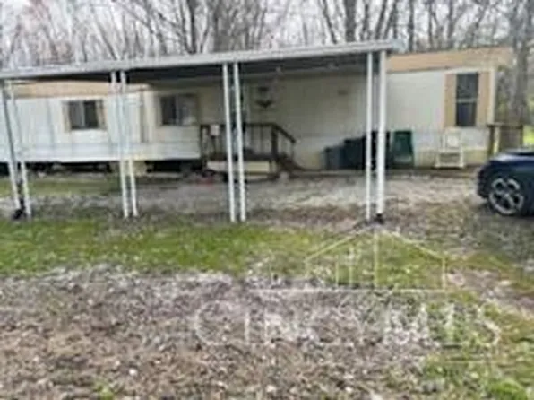 2620 Runway Ave, Bethel, OH 45106