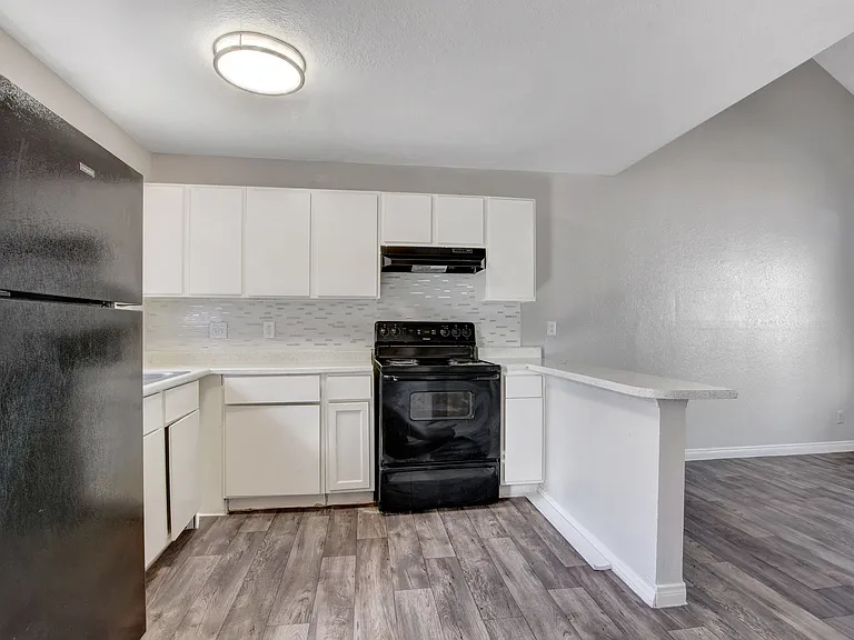 Green Tree Apartments — Photo 42