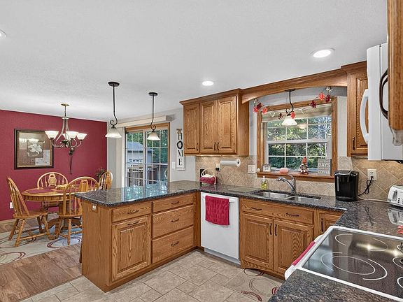 5th image of 4805 ROSEMARY CIRCLE