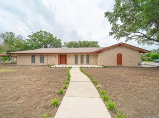 602 Sunhaven Dr, Windcrest, TX 78239