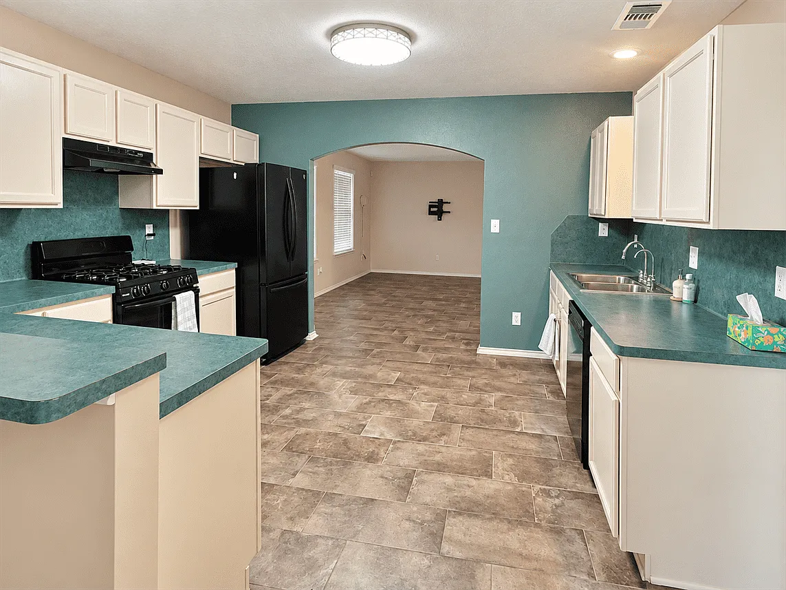 3 bed, 1866 sqft, $1,850 — Photo 3