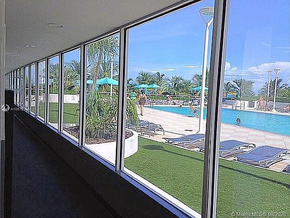 3rd image of 100 Lincoln Rd #407