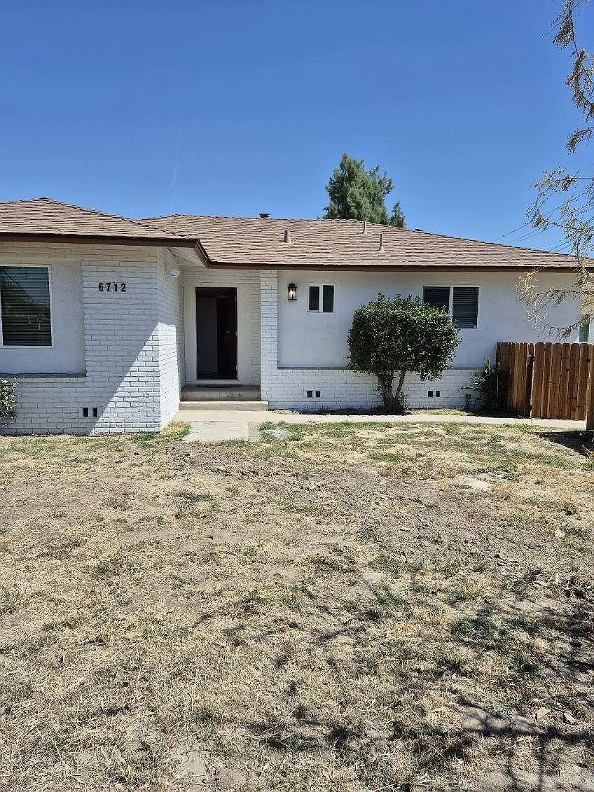 6712 Fig Ave — Photo 1