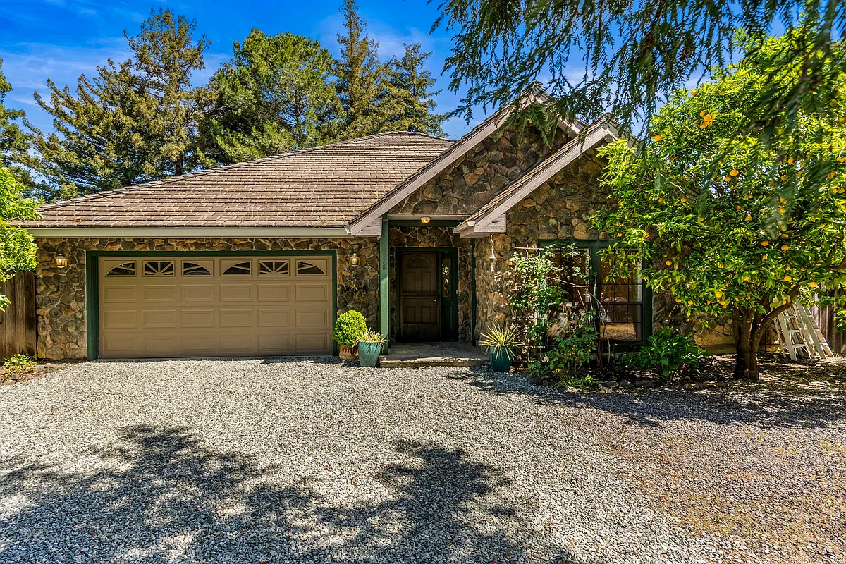 Building Photo - 6578 Oak Leaf Ct