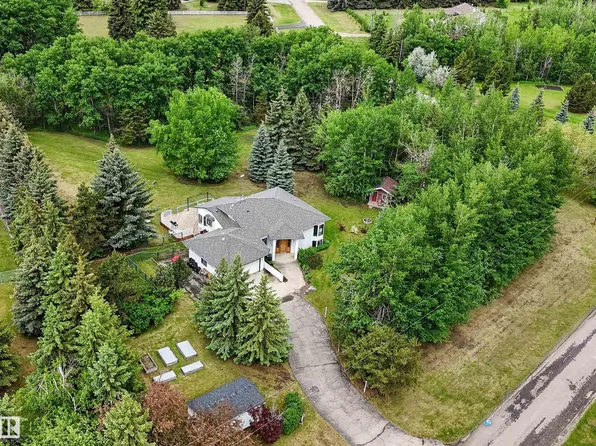 11922 226th St NW, Edmonton, AB T5S 2C2