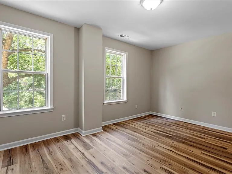 1611 Poole Rd — Photo 5