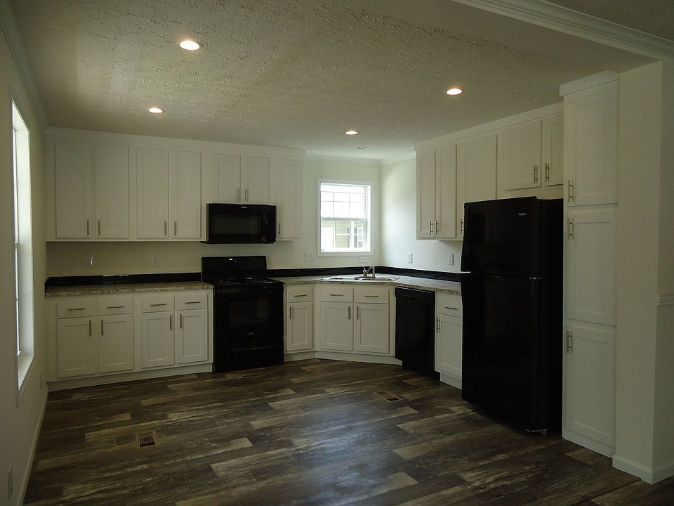2nd image of 332 Crooked Pine Dr #332