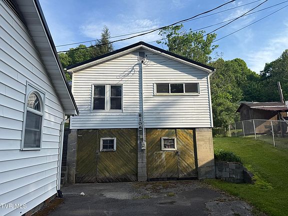 2nd image of 6106/6108 W Norton Rd