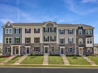 8507 Hamlin St, Lanham, MD 20706