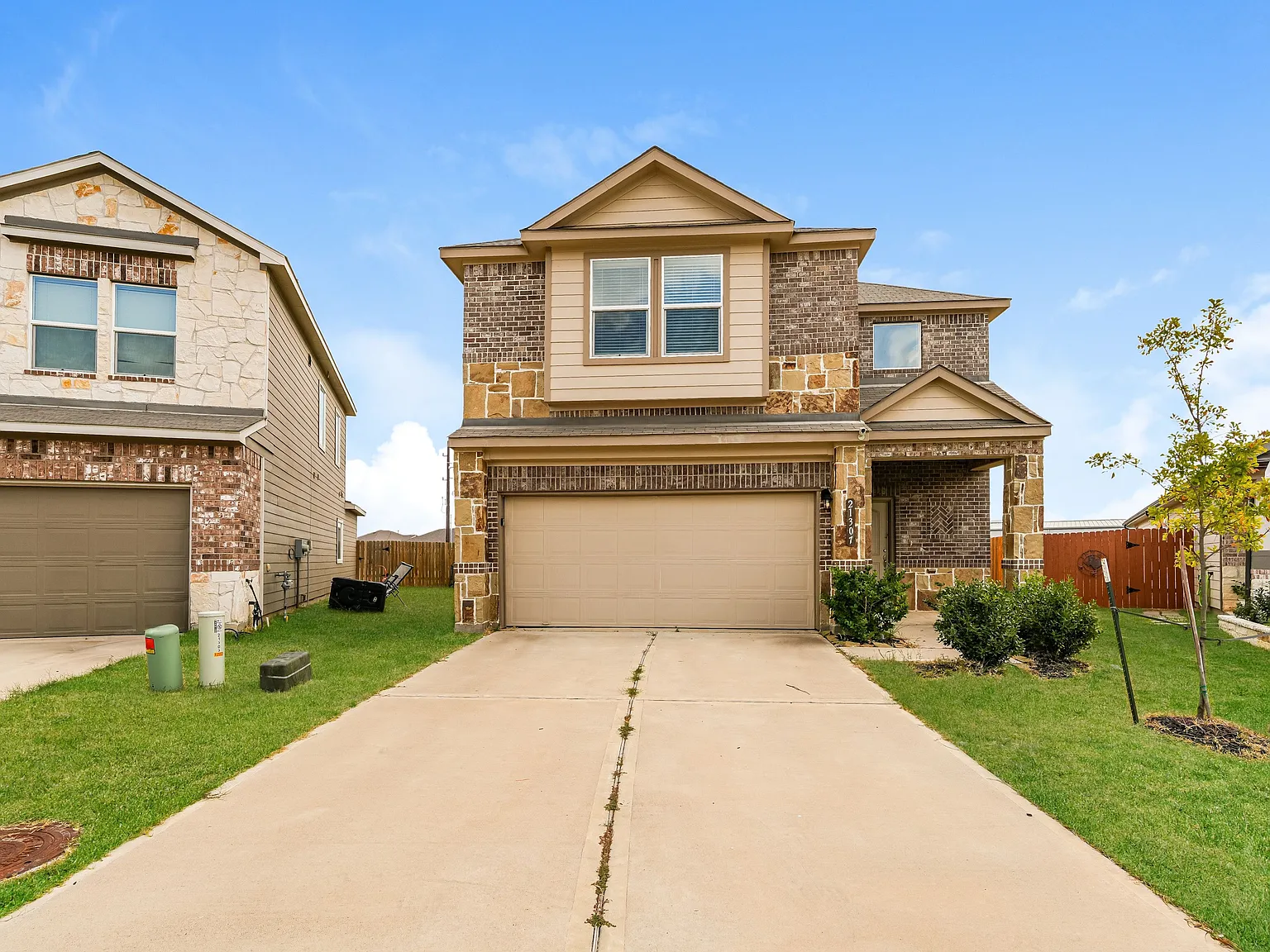 4 bed, 3.5 bath, 1900 sqft, $2,399 — Photo 1