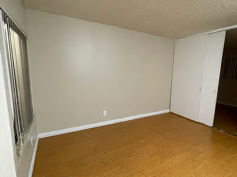 6944 Kester Ave — Photo 21