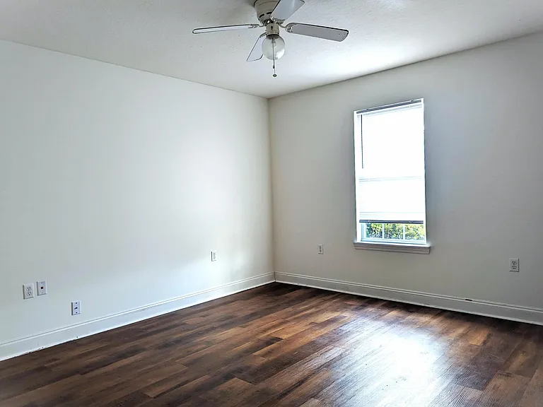 168 N Windridge Ln #B — Photo 2