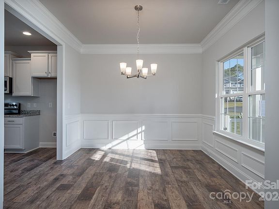 5th image of 137 High Rock Ct #5