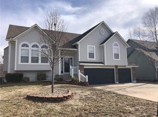 2349 SW Feather Ridge Rd, Lees Summit, MO 64082