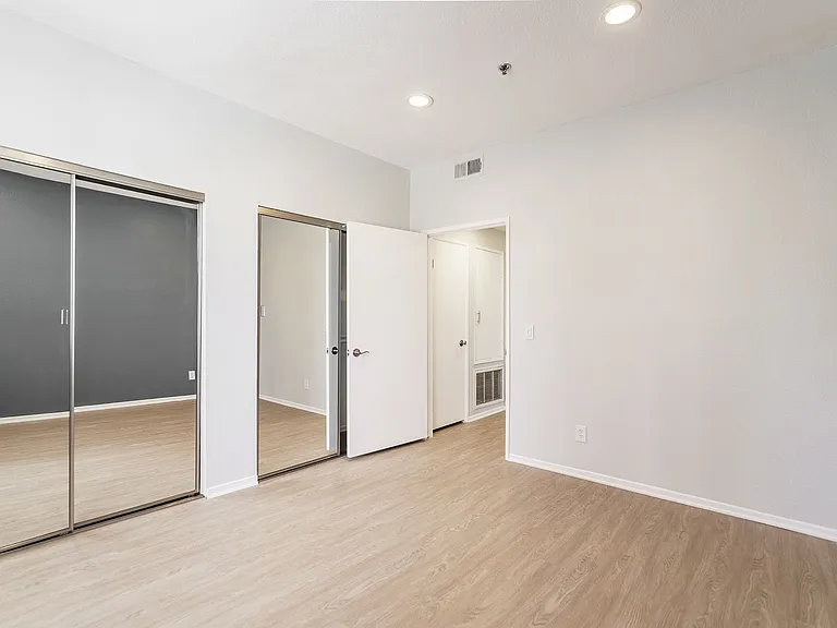4532 Murietta Ave — Photo 50