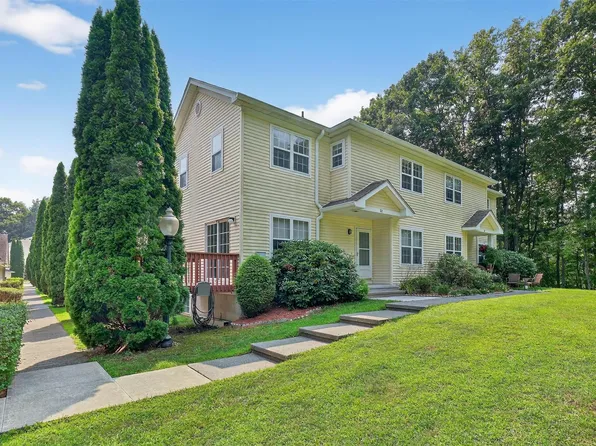 129 Stringham Road #32, Lagrangeville, NY 12540