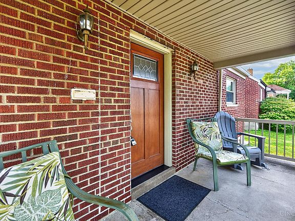 2nd image of 3032 Crestmoor Ln