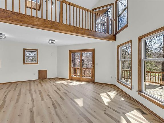 4th image of 13 Cedars St