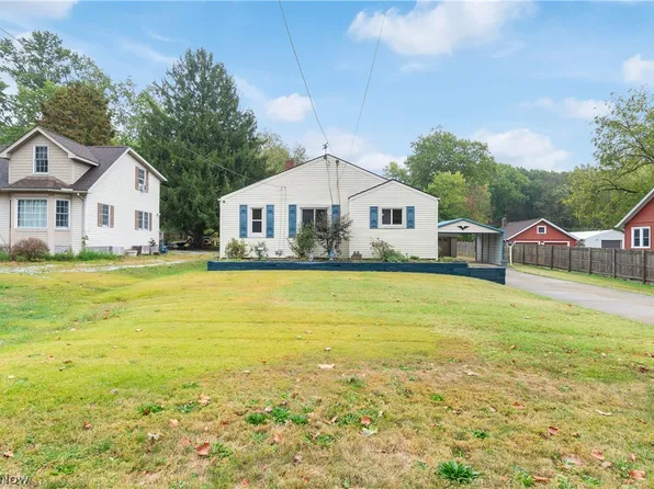 1649 Betz Dr, Akron, OH 44306