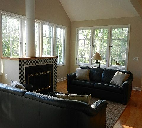 3rd image of 16137 Meadow Dr