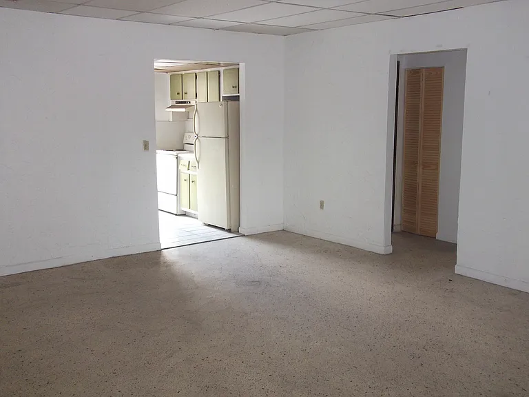 936 NW 29th St — Photo 3