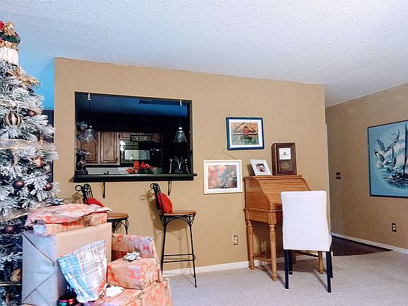 4th image of 1006 Village Creek Dr Unit 302
