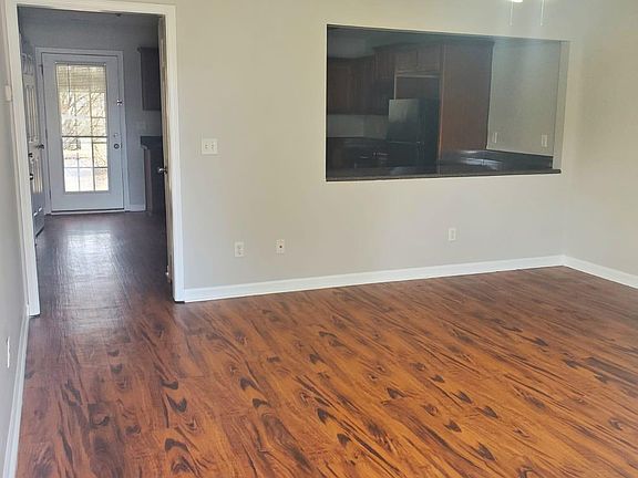 3rd image of 615 Burson Ave