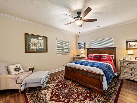45th image of 270 Ausburn Rd