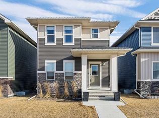 352 W Bayview St SW, Airdrie, AB T4B 5G3