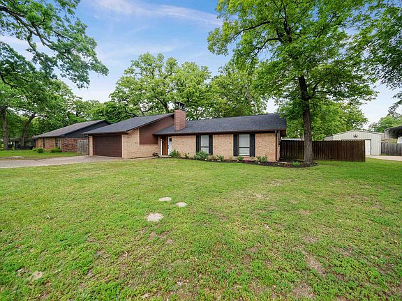 3rd image of 3502 Holly Ln