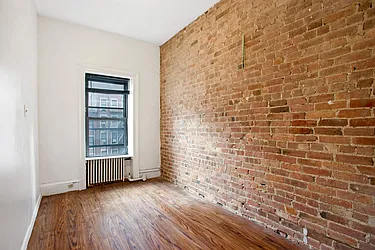 Rented by Moises Farhart, LREB