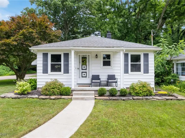 1923 Auten Dr, Akron, OH 44320