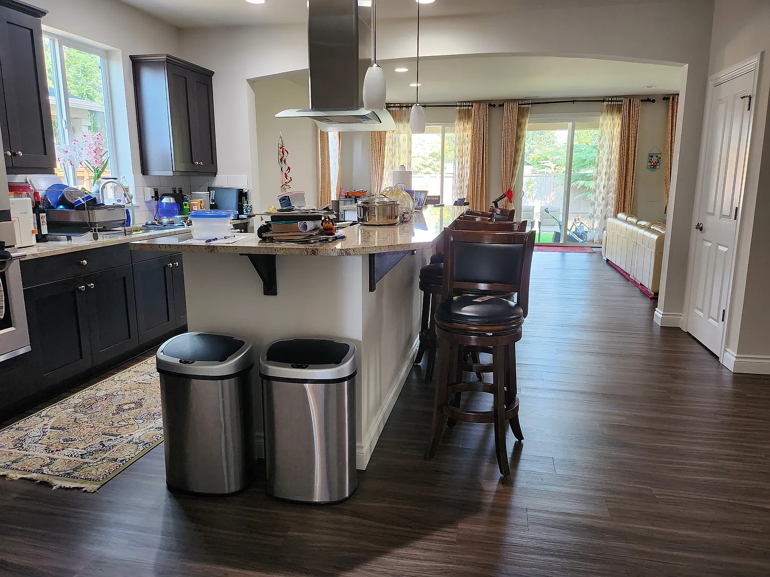 5 bed, 2.5 bath, 3120 sqft, $4,600 — Photo 4