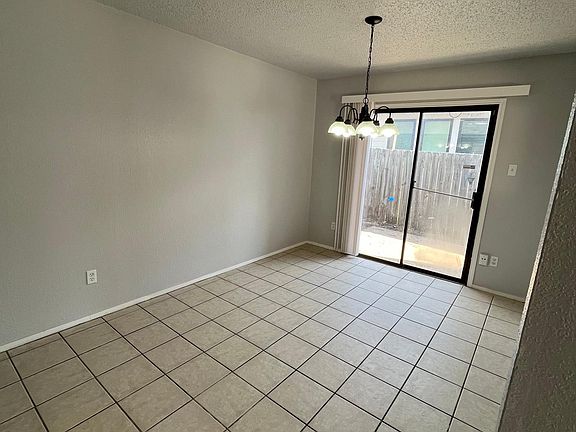 5th image of 1002 Bodgers Dr