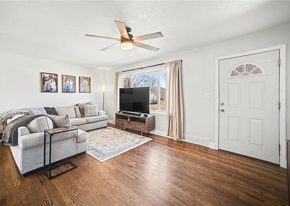 1st image of 901 NE 67th Pl