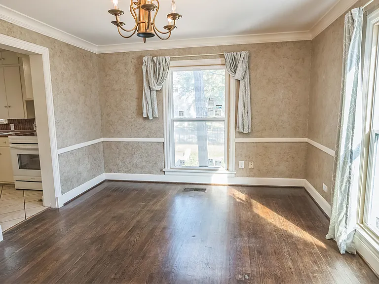1105 S Chilton Ave — Photo 4
