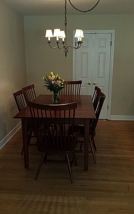 5th image of 1223 E Woodford Pl