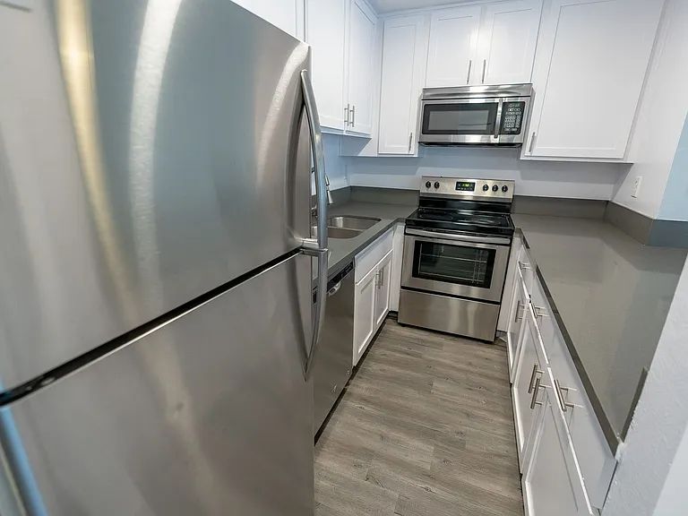 2039 North Las Palmas Ave — Photo 40