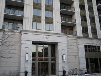1st image of 1322 S Prairie Ave Unit 904