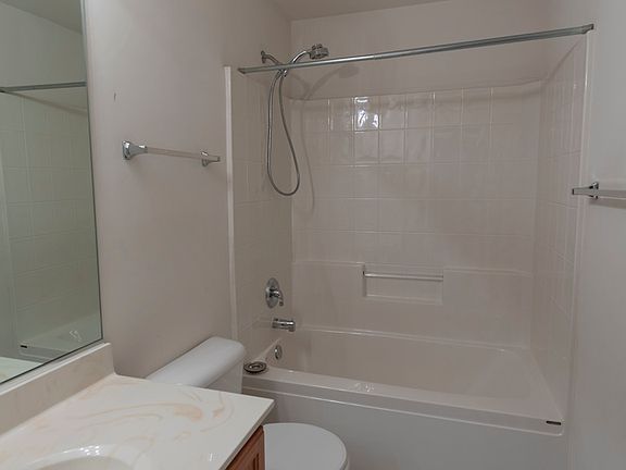 3rd image of 359 Pine Lake Cir